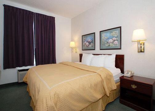 Comfort Suites Airport コロンバス 部屋 写真